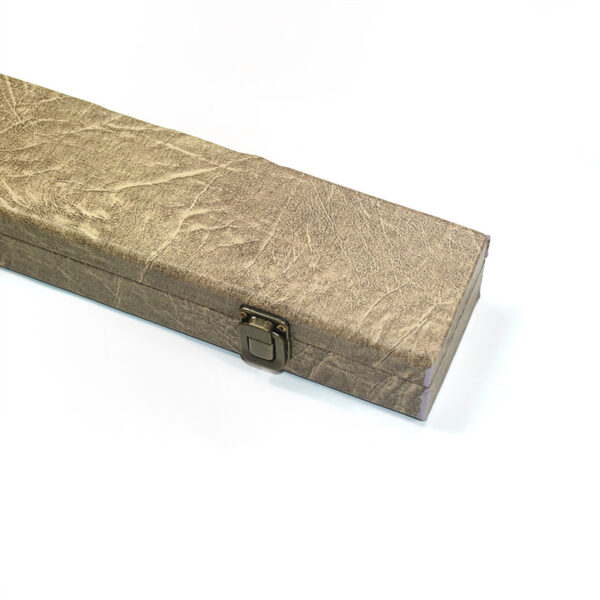 Boitier rigide beige motif croix pour queue de 3/4 – Image 2