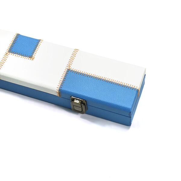 Boitier rigide damier "inversé" bleu et blanc pour queue de 3/4 – Image 2
