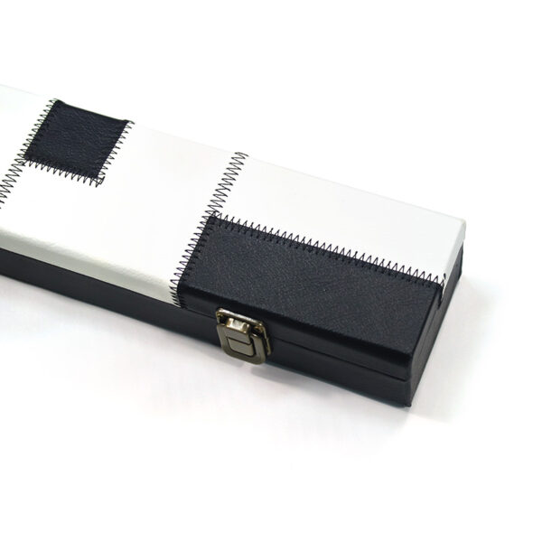 Boitier rigide damier "inversé" noir et blanc pour queue de 1/2 – Image 2